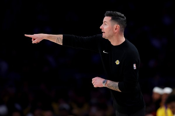 Redick: Ayton và Doncic đã tập